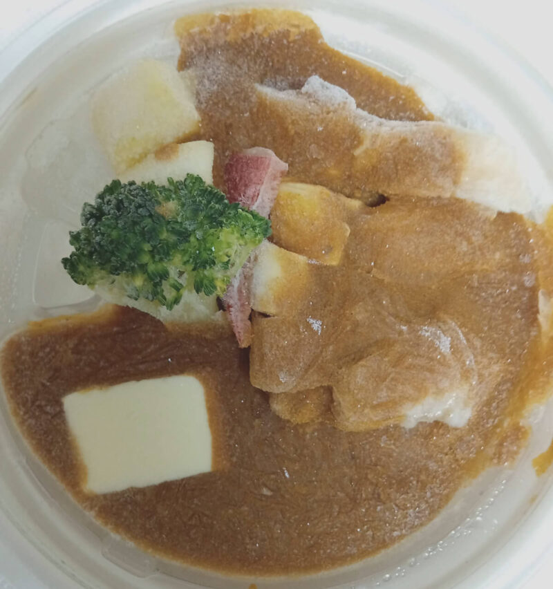 温める前のバターチキンカレー