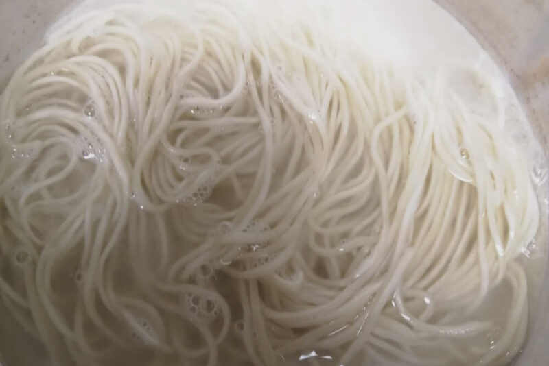 毎日が餃子曜日茹でた麺