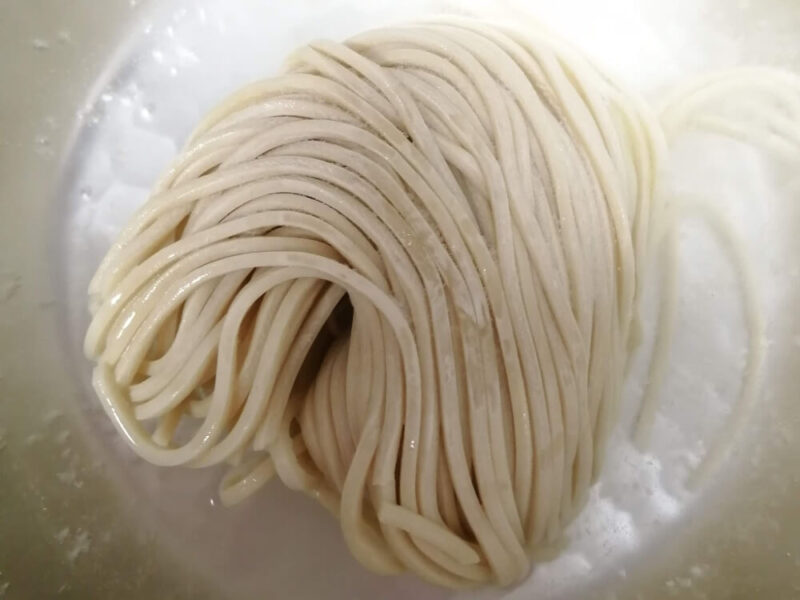 毎日が餃子曜日温めてるつけ麺の麺