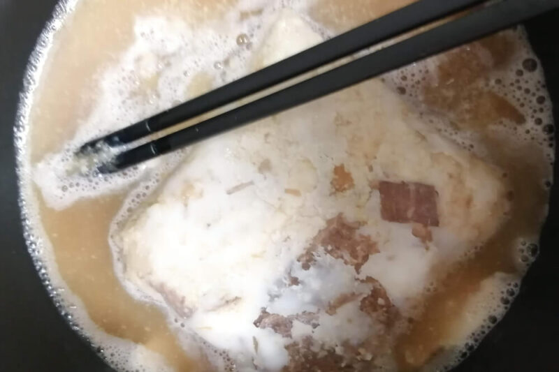 温めた塾長ラーメンスープ