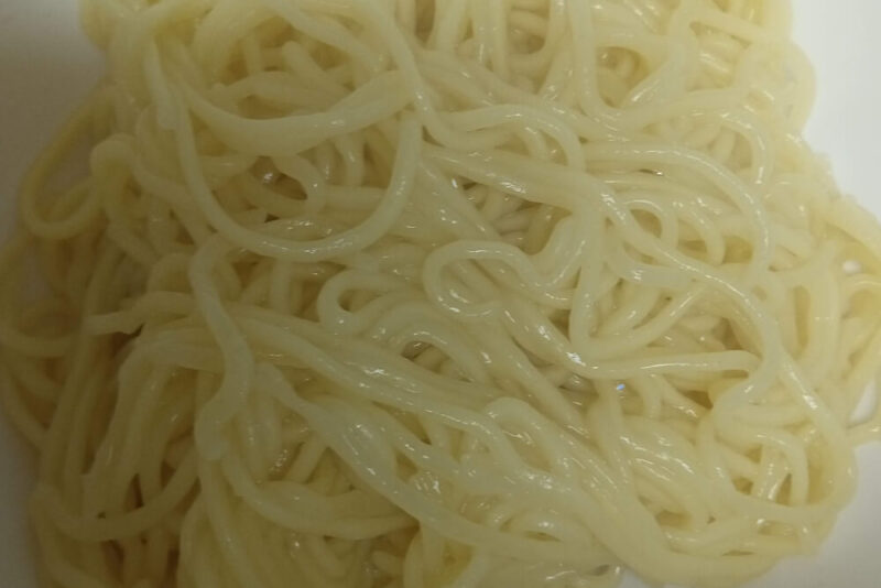 茹でた甘とろラーメンの麺