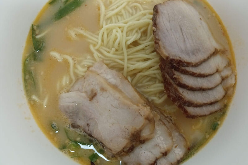 完成した大阪ふくちぁん餃子のチャーシュー麺