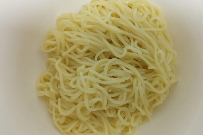 大阪ふくちぁん餃子の冷し担々麺の茹でた麺